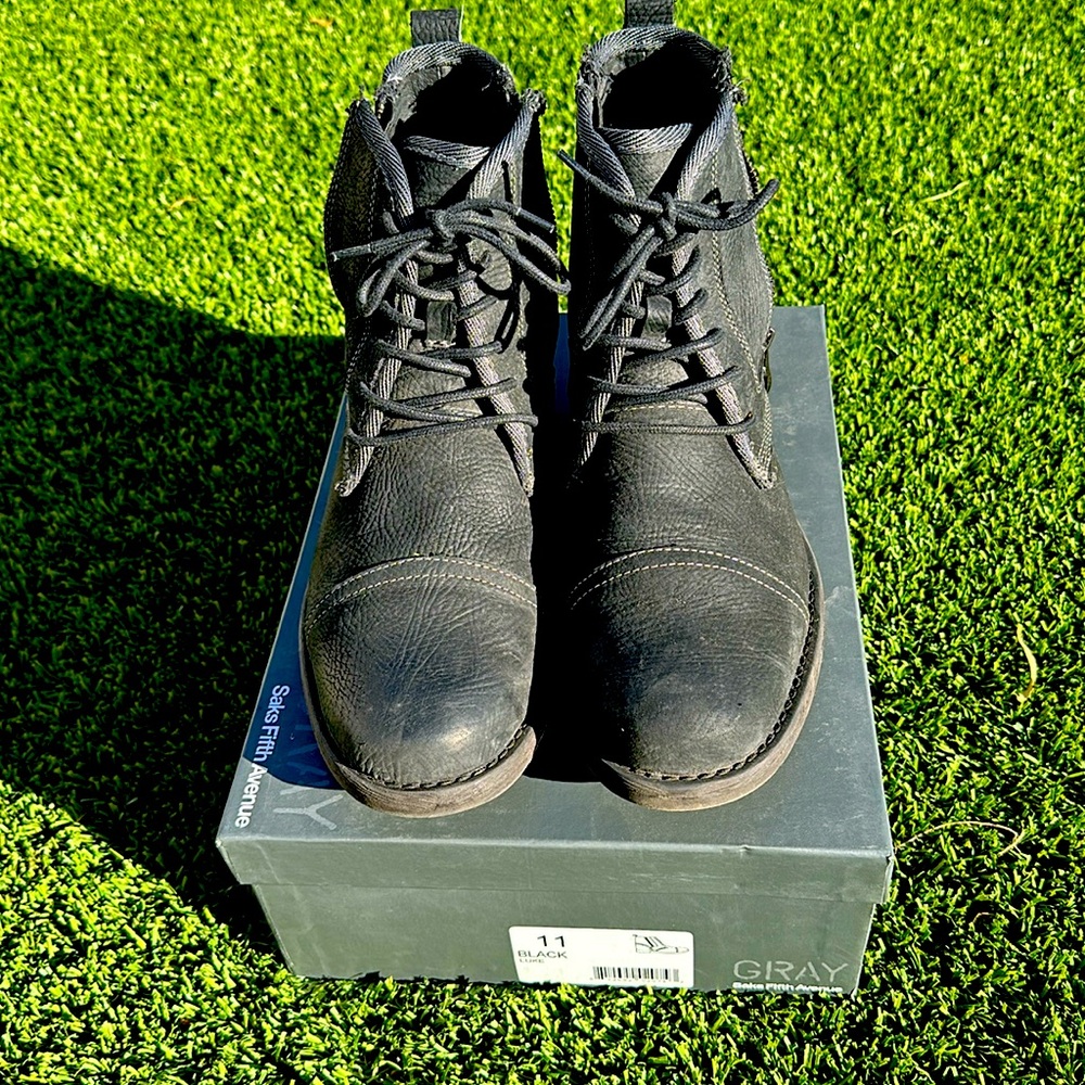 Gray Saks Fifth Ave mens lace up boots 11